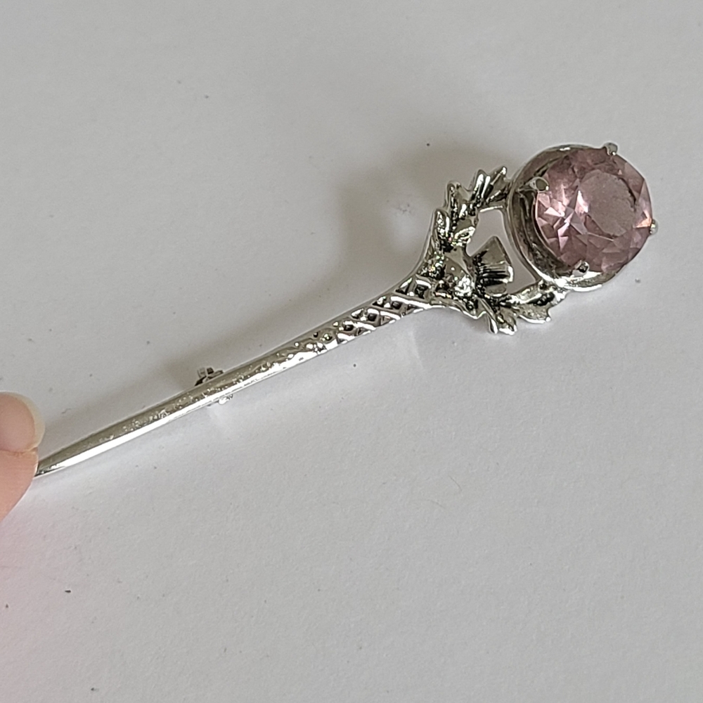Vintage Silver Tone Pink Amethyst Glass Scottish Thistle Sword Kilt Brooch Pin - Picture 3 of 12